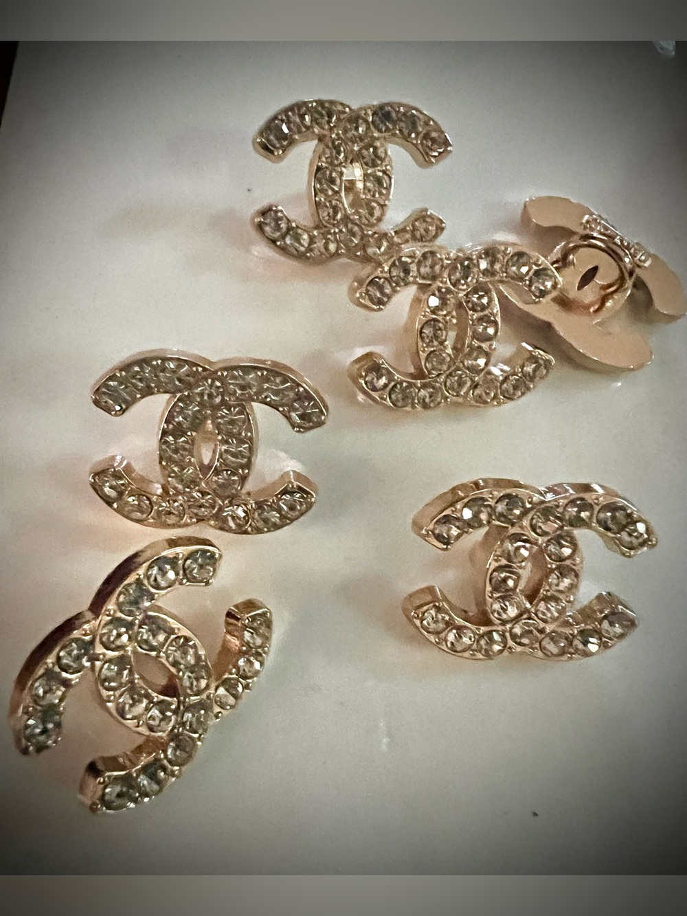 (Set of 6)18mm-IconLogo shape gold-metal/ faux crystal embellishment/shanked/👀😉